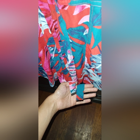 Multi-colored Jennifer López Summer Romper ~ Petite Size 2 - Picture 6 of 7